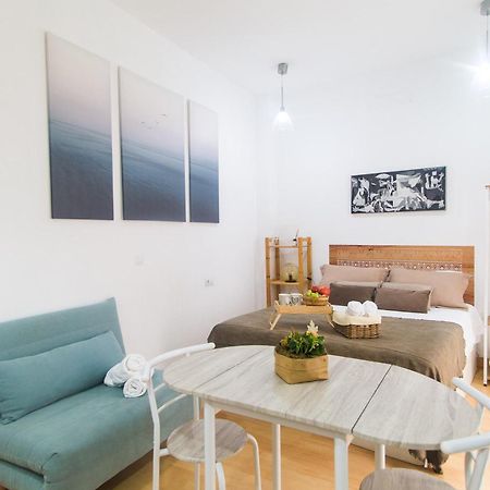 Apartamento Picasso Малага Екстериор снимка